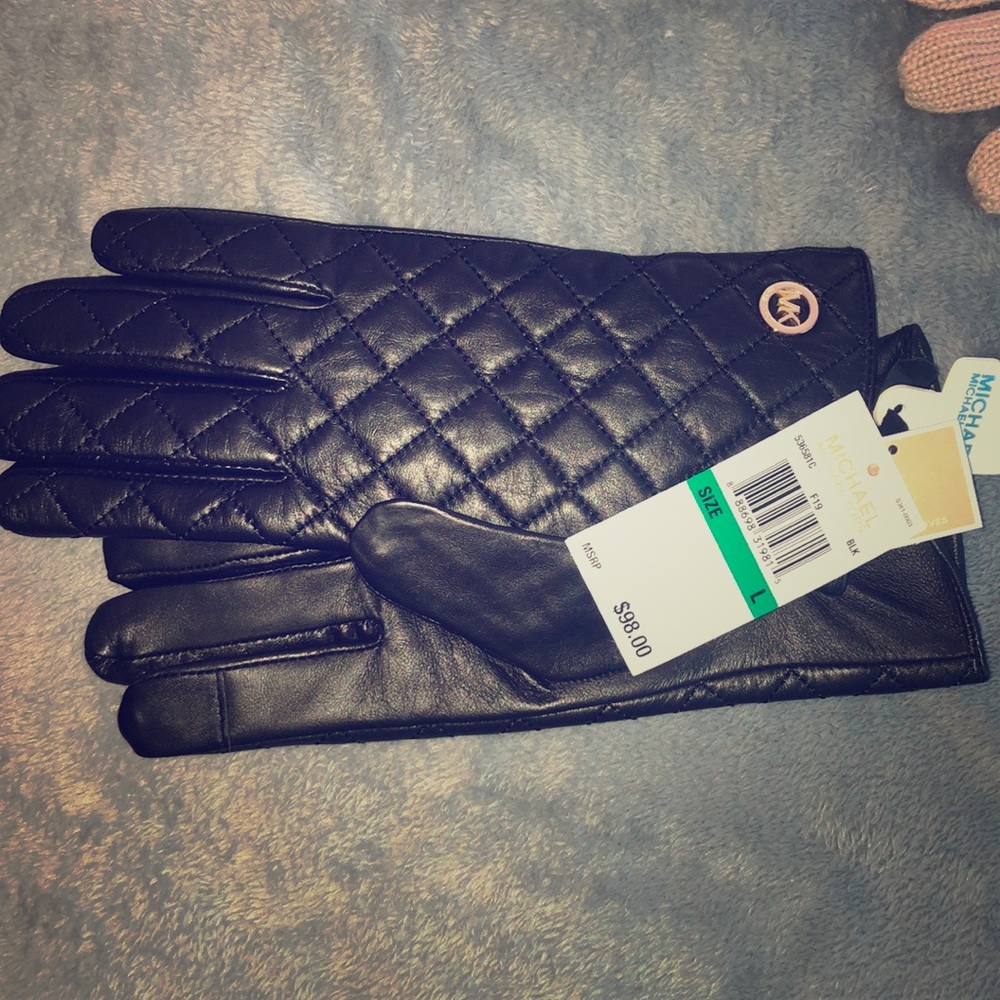Authentic Designer women’s gloves